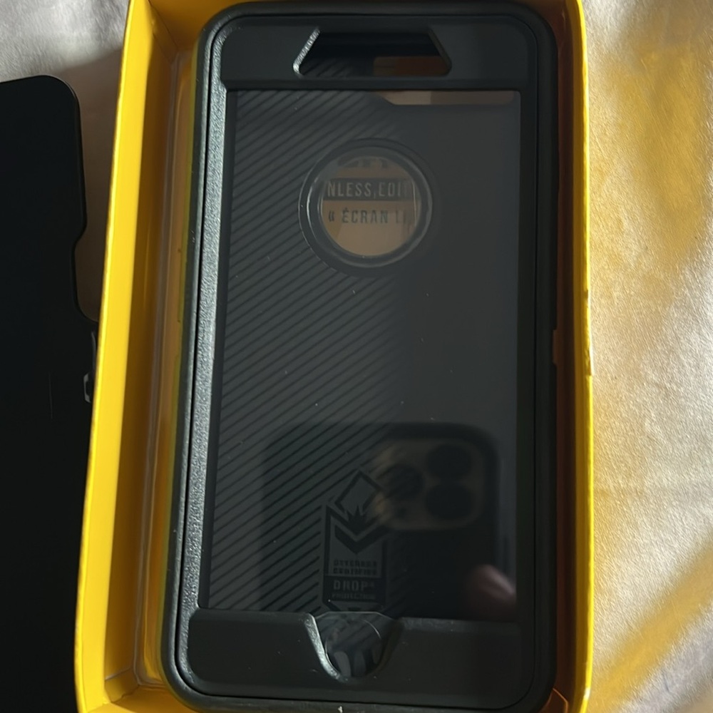 Otter Box - Picture 3 of 6